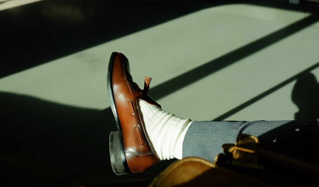 What Color Socks You Should Wear With Brown Shoes?
